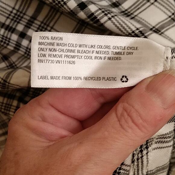 Isabel Maternity Plaid Lightweight Flannel Tunic size Large - Picture 6 of 7